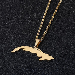 Venta al por mayor <span class=keywords><strong>Cuba</strong></span> mapa cadena collares acero inoxidable 18K chapado en oro <span class=keywords><strong>Cuba</strong></span> bandera mapa colgante collar joyería - Product Image 1