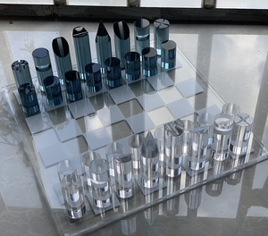 Jeu d'échecs personnalisé de luxe en cristal de lucite coloré, pièces d'échecs internationales en acrylique sur mesure - Product Image 3