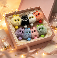 Porte-clés en peluche doux et moelleux, motif monstre de dessin animé aux grands yeux, avec clochette, idéal pour la décoration de sacs à dos - Vente en gros