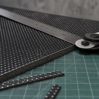 Aramid Reflektierendes Stretch-Strickgewebe Hohe Leuchtkraft Silbergrau Schweres Rollenmaterial für Schutzkleidungsproduktion