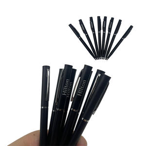Stylo publicitaire fin en plastique avec logo Hilton, stylo à bille personnalisé pas cher, noir - Product Image 2