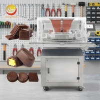 Machine de dépose de chocolat multifonctionnelle, équipement de formage de bonbons au chocolat solides et fourrés