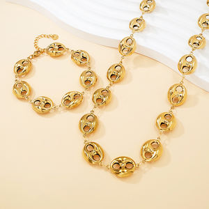 Venta al por mayor de joyería de moda de acero inoxidable sin deslustre 18K chapado en oro nariz de cerdo grano de café gargantilla cadena collar pulsera conjuntos - Product Image 2