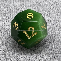 Vente en gros Jeu de dés oeil de chat vert D20 mdn Pierre numérotée en or avec logo personnalisé Accessoires en pierre gemme pour jeu Donjons Dragons