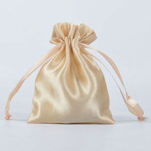 Pochettes en satin de soie réutilisables 10x15cm avec cordon de serrage et logo personnalisé pour mariage, emballage de bijoux et cadeaux promotionnels - Product Image 5
