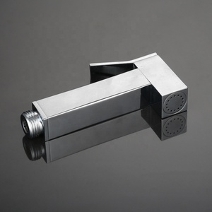 Квадратный латунный распылитель для ванной - Product Image 2
