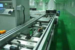 De palletkettingtransportband is een gebruiksvriendelijke pallettransportinstallatie voor materiaalbehandeling. - Product Image 2