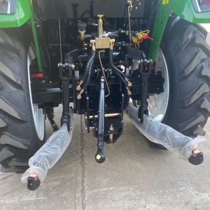 Tractor de Ruedas Yto TT504 Verde 4WD, Motor Diésel de 100HP, Uso Agrícola, Alto Nivel de Seguridad, Bomba, Caja de Cambios, Arranque Eléctrico - Product Image 5