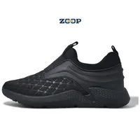 Zapatillas de deporte de estilo chino para hombre, zapatos de moda elásticos, sin cordones, color negro