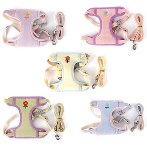 Thân Thiện Với Môi Mô Hình Rắn <span class=keywords><strong>Polyester</strong></span> Mèo Khai Thác Kéo Sợi Dây Thừng Quần Áo Vật Nuôi Với Nút Đóng Cửa Vest-Phong Cách Cho Chó Thời Trang - Product Image 1