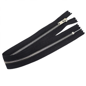 Factory Custom 5# Metal <strong>Zipper</strong> Cheap and Durable Auto Lock <strong>Replacement</strong> Slider Brass Metal <strong>Zipper</strong> for Bag - Product Image 2