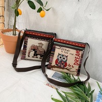 Tas Selempang Kasual Wanita Model Baru, Tas Kecil Bergaya Etnik dengan Bordir Bunga dan Patchwork, Tas Bahu Trendi untuk Livestreaming, Bahan Kanvas