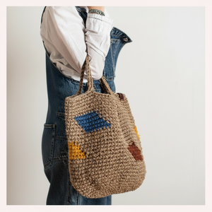 The Sunrise Mirage Getaway Tote BAG Rafia tejida, algas marinas barridas por el mar y ratán pulido en una mezcla de isla lista para el Resort - Product Image 1