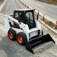 Loader Skid Steer Multiguna dengan Bucket Kecil untuk Pekerjaan Pembersihan Kotoran Tanah dan Kerikil