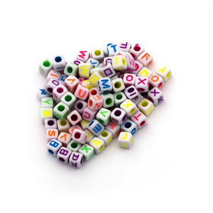 Perline con lettere Ilan 6x6mm multicolori per lavori artigianali - Product Image 1