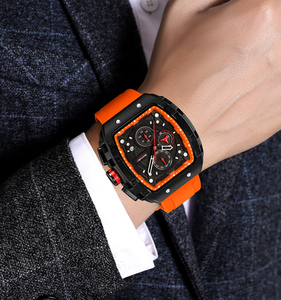 Orologio al Quarzo Sportivo di Lusso SKMEI per Uomo, Quadrante 47,8mm, Resistente all'Acqua 3BAR, Edizione Limitata con Design a Moneta, Cinturino in Silicone e Acciaio Inossidabile - Product Image 5