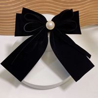Vente en gros Jiamu Nouveau design de pince à cheveux en velours avec nœud long en perles Accessoires de cheveux de style coréen pour femmes et filles