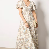 Robe longue élégante vintage à fleurs pour femmes 2025, col en V, manches bouffantes courtes, coupe ajustée, robe longue beige rétro, robe de soirée formelle