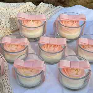 Bougie parfumée en cire de soja écologique en pot de verre, senteur marguerite et rose, avec ruban élégant, cadeau floral pour mariage ou Saint-Valentin - Product Image 4