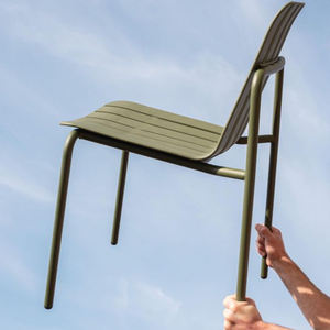 ชุดโต๊ะรับประทานอาหารและเก้าอี้ PU แบบวางซ้อนได้สำหรับลานระเบียงลานบ้านร้านน้ำชาดื่มนมสไตล์นักออกแบบกลางแจ้ง - Product Image 3