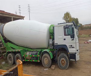 Camion toupie Howo 20m3 cbm d'occasion année 2018 - Product Image 5