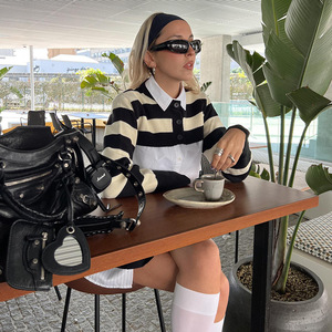 Nouveau <span class=keywords><strong>pull</strong></span> décontracté à rayures noires et blanches pour femmes col rond tricoté haut court cardigan pour adolescents - Product Image 2