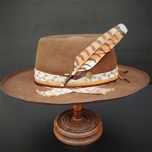 <span class=keywords><strong>Sombrero</strong></span> Fedora <span class=keywords><strong>de</strong></span> <span class=keywords><strong>Lana</strong></span> <span class=keywords><strong>de</strong></span> Alta Calidad con Ala Plana y Pluma, Sombreros <span class=keywords><strong>de</strong></span> <span class=keywords><strong>Lana</strong></span> Desgastados para <span class=keywords><strong>Hombre</strong></span> y Mujer, <span class=keywords><strong>Sombrero</strong></span> <span class=keywords><strong>Vaquero</strong></span> <span class=keywords><strong>de</strong></span> Lujo Personalizado - Product Image 6
