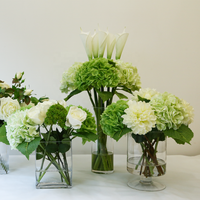Dekorasi bunga Hydrangea Calla Lily buatan, karangan bunga dengan vas kaca bening dan air