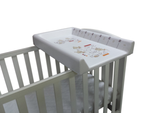 Station de soin pour bébé surdimensionnée avec surface en PVC imperméable, rembourrage en mousse souple, panneau MDF robuste et stable - Product Image 4