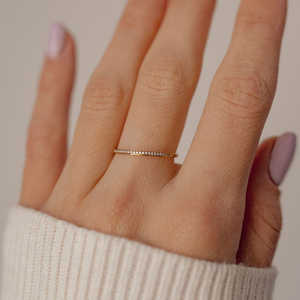 Exquisita joyería mate Anillo de mujer de circonita de plata esterlina minimalista hipoalergénico chapado en oro de 18 quilates - Product Image 2