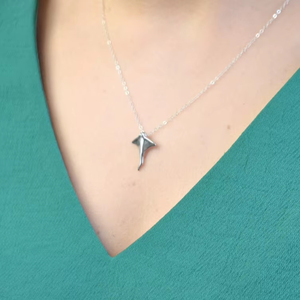 Collar de Stingray chapado en oro Collar de Stingray delicado Collar chapado en oro Joyería para todos los días Regalo para mejores amigos Regalo minimalista - Product Image 1