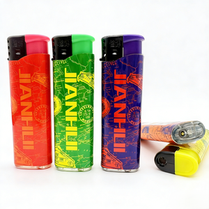 Briquet électronique coupe-vent à gaz avec motifs attrayants, prix d'usine, vente chaude - Product Image 3