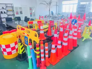 Il cono di sicurezza in Pvc piatto per il traffico stradale arancione fluorescente da 36 pollici 90cm vende bene