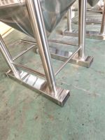 Réservoir de stockage d'huile d'olive 1500L 2000L 3000L 4500L avec pieds de support pour équipement commercial de traitement d'huiles comestibles en usine alimentaire