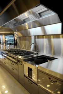 Campana Extractora Comercial, para Food Truck, Ventilación Profesional, Lavado con Agua, Montaje en Pared con Ventilador y Soplador - Product Image 3