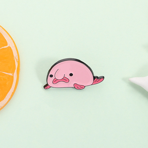 Broches en émail en forme de poisson Blobfish rose de dessin animé, mignonnes, kawaii, animaux étranges, broche pour revers, sac à dos, badge, bijoux, cadeau, vente en gros - Product Image 2