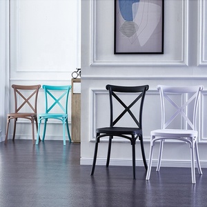 Silla de Plástico PP Apilable con Respaldo en Cruz para Eventos al Aire Libre, Restaurante, Café y Comedor Estilo Nórdico - Product Image 4
