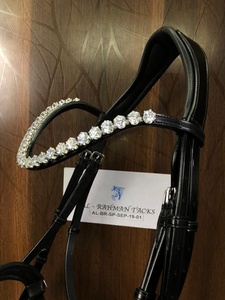 Nouvelle bride anatomique faite à la main pour l'équitation équestre en cuir durable avec logo personnalisé et bandeau en cristal - Product Image 3