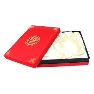 豪华设计红色中国新年包装纸礼品盒带盖