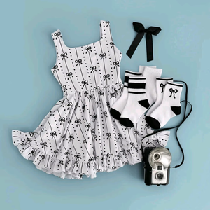 GSD4153 Vestido hasta la rodilla sin mangas con estampado de corazones y lazos negros para niñas, venta al por mayor - Product Image 1