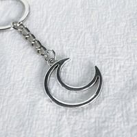 Porte-clés Lune Croissante Ajourée Noble, Thème Céleste Minimaliste, Breloque de Sac Lune Creuse, Cadeau Tendance Quotidien