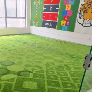 Venta directa de fábrica, alfombra de césped personalizada, césped artificial 3D para Decoración