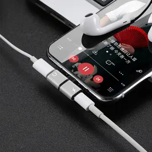 2 in 1 çok fonksiyonlu 3.5mm Jack tak Aux kulaklık adaptörü iPhone 6 7 8 11 12 13 X XS Splitter kulaklık adaptörü