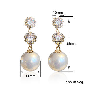 Orecchini Pendenti E2496 in Oro con Cristalli e Strass a Forma di Fiore, Gioielli Classici da Donna per Matrimonio - Product Image 5