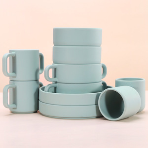 Ensemble d'alimentation pour bébé en silicone avec bol, tasse et cuillère pour nourrissons de 0 à 12 mois - Product Image 4