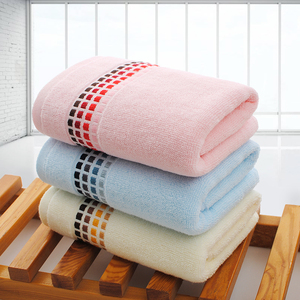 Asciugamano in Puro Cotone Spesso, Produzione all'Ingrosso, Assorbente e Morbido, Personalizzabile con Ricamo - Product Image 2