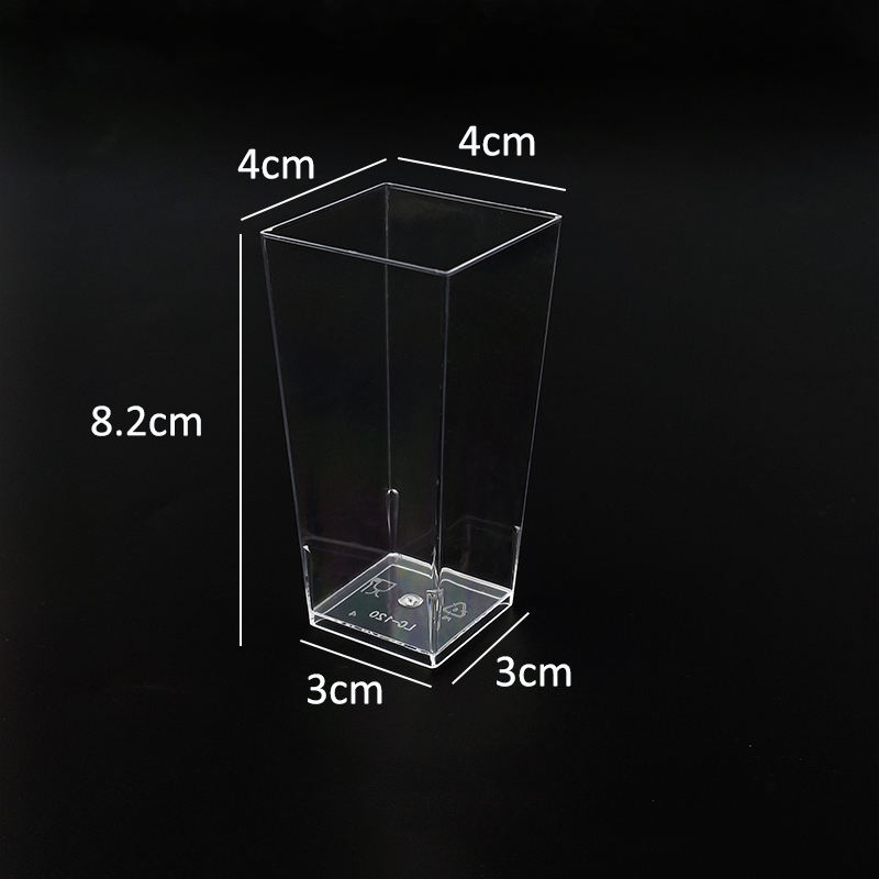 Tasse carrée haute transparente de 90ml