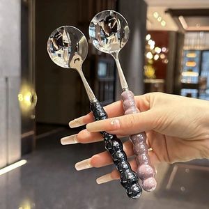 ช้อนสแตนเลสหุ้มมุกสีพื้น ช้อนขนมหวาน ใช้ในครัวเรือน - Product Image 4