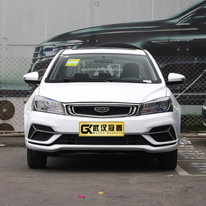 Auténtico Emgrand 2018 <span class=keywords><strong>de</strong></span> segunda mano, homologación VI, automático, volante a la izquierda, neumáticos R15, portaequipajes metálico, asientos <span class=keywords><strong>de</strong></span> tela. - Product Image 4