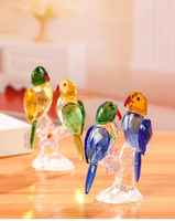 Magnifique perroquet en verre de cristal brésilien poli fait à la main avec branche en cristal gravée - Tendance de la mode Décoration de la maison